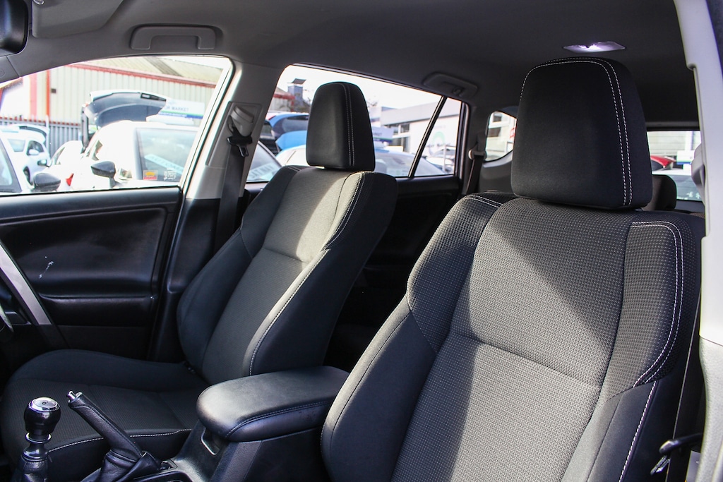 Used Toyota RAV4 2017 for sale - 76729946: Photo 18