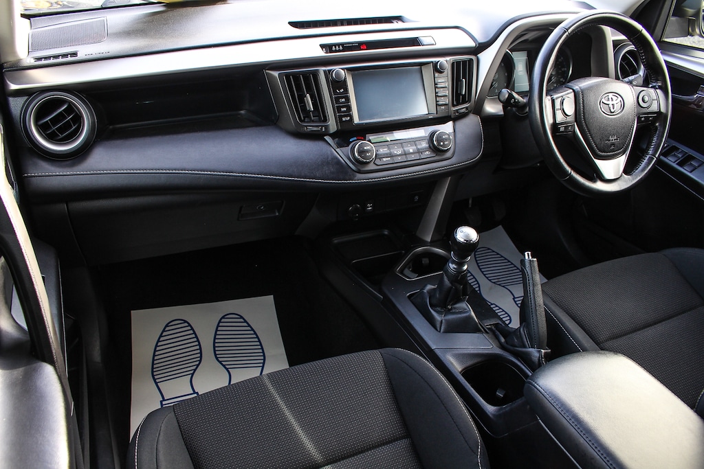 Used Toyota RAV4 2017 for sale - 76729946: Photo 19