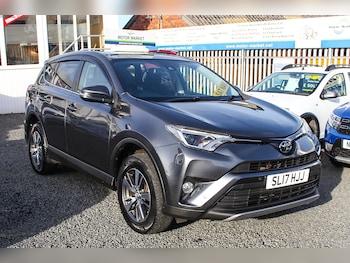 Used Toyota RAV4 2017 for sale - 76729946: Photo