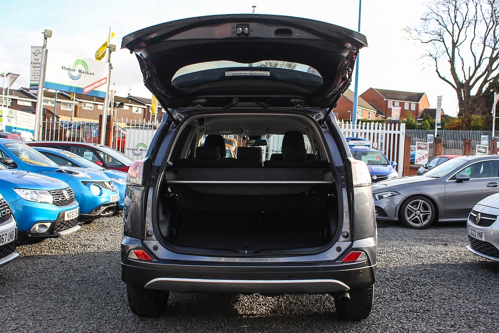 Used Toyota RAV4 2017 for sale - 76729946: Photo 8