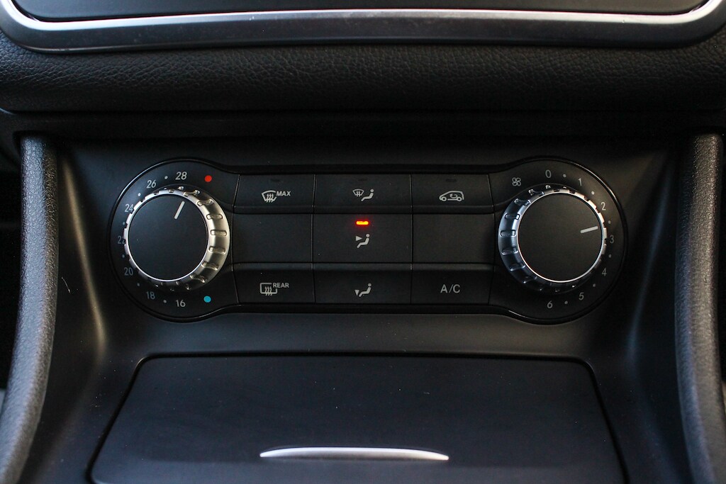 Used Mercedes-Benz GLA 2015 for sale - 76738569: Photo 40