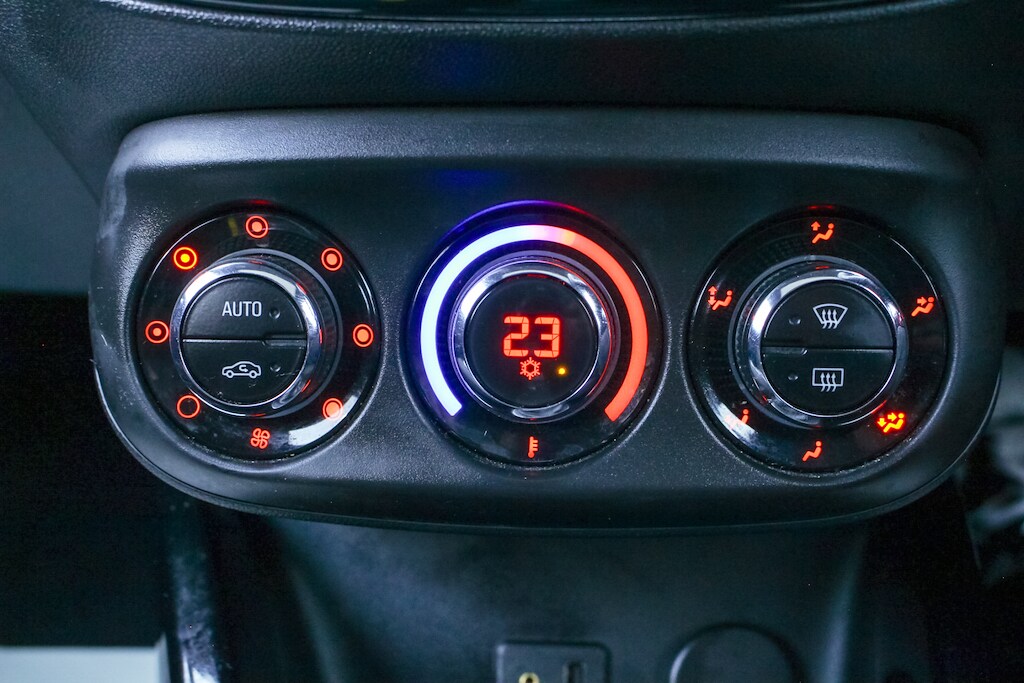 Used Vauxhall ADAM 2014 for sale - 77698980: Photo 32