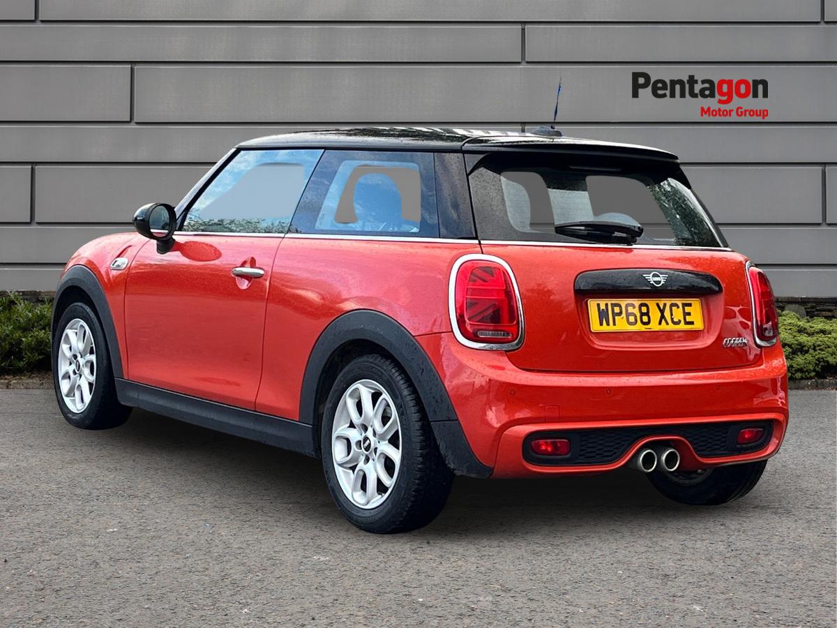 Used MINI Hatch 2018 for sale - 76119947: Photo 2