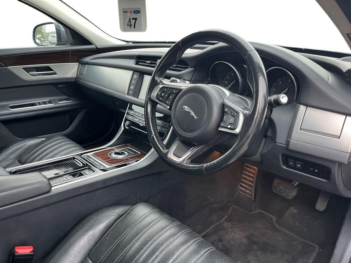 Used Jaguar XF 2017 for sale - 76197853: Photo 5
