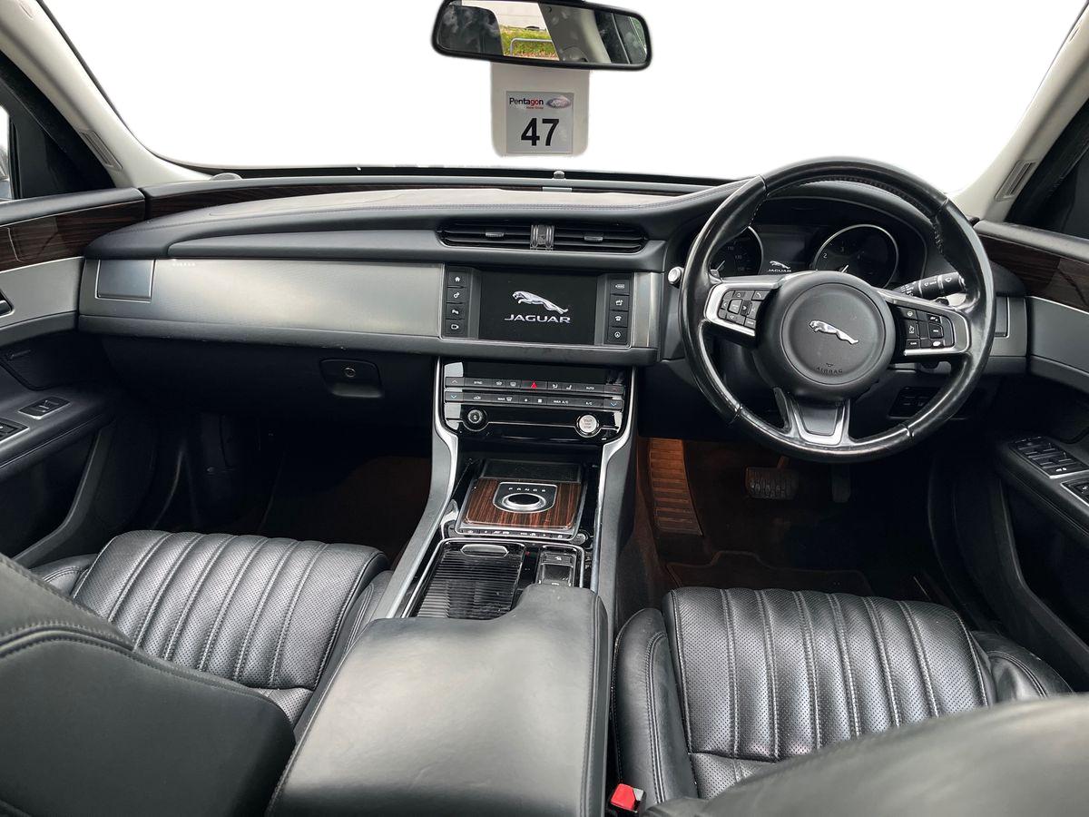 Used Jaguar XF 2017 for sale - 76197853: Photo 7