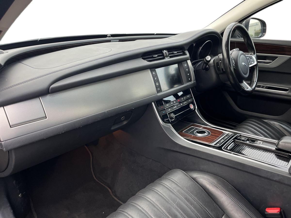 Used Jaguar XF 2017 for sale - 76197853: Photo 8