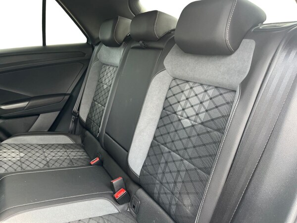 Used Volkswagen T-Roc 2023 for sale - 74992184: Photo 10