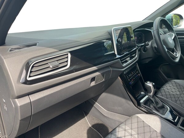 Used Volkswagen T-Roc 2023 for sale - 74992184: Photo 8
