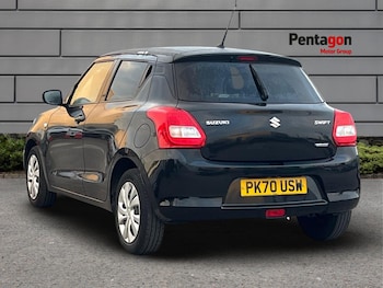 Used Suzuki Swift 2020 for sale - 76057444: Photo 2