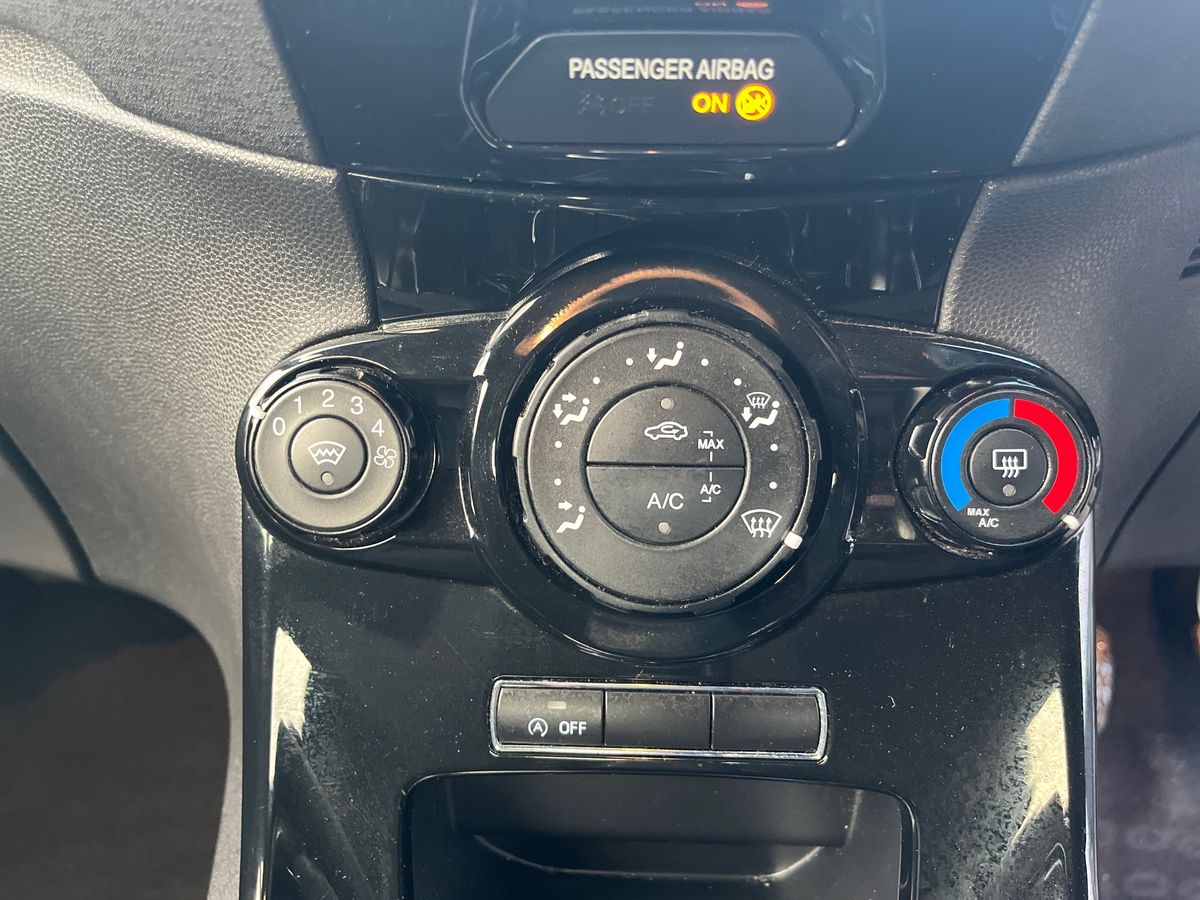 Used Ford Fiesta 2017 for sale - 76718595: Photo 25