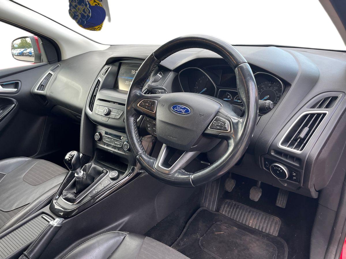 Used Ford Focus 2015 for sale - 76313407: Photo 5