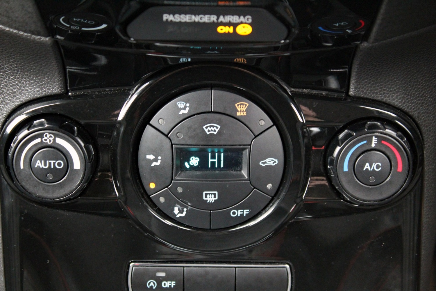 Used Ford Fiesta 2017 for sale - 77423380: Photo 25