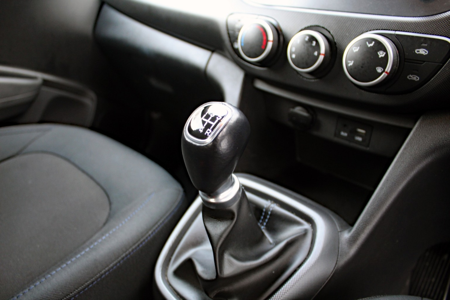 Used Hyundai i10 2018 for sale - 77609993: Photo 21