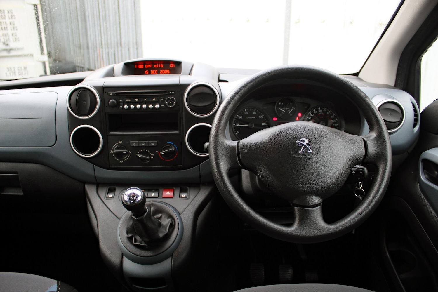 Used Peugeot Partner Tepee 2015 for sale - 76963365: Photo 19