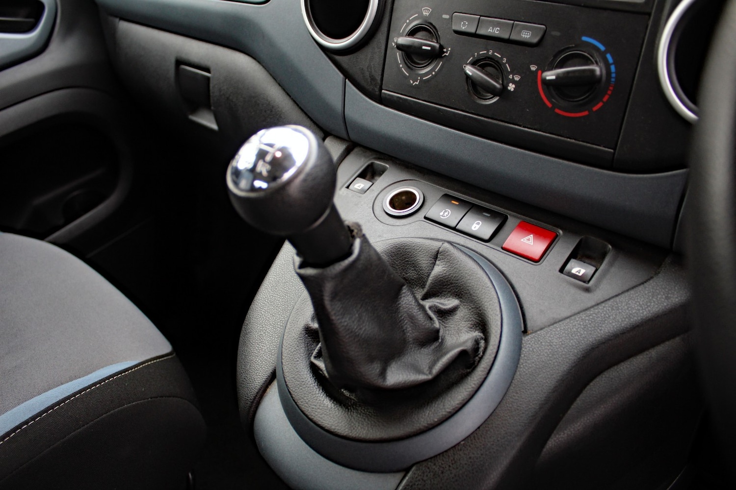 Used Peugeot Partner Tepee 2015 for sale - 76963365: Photo 21