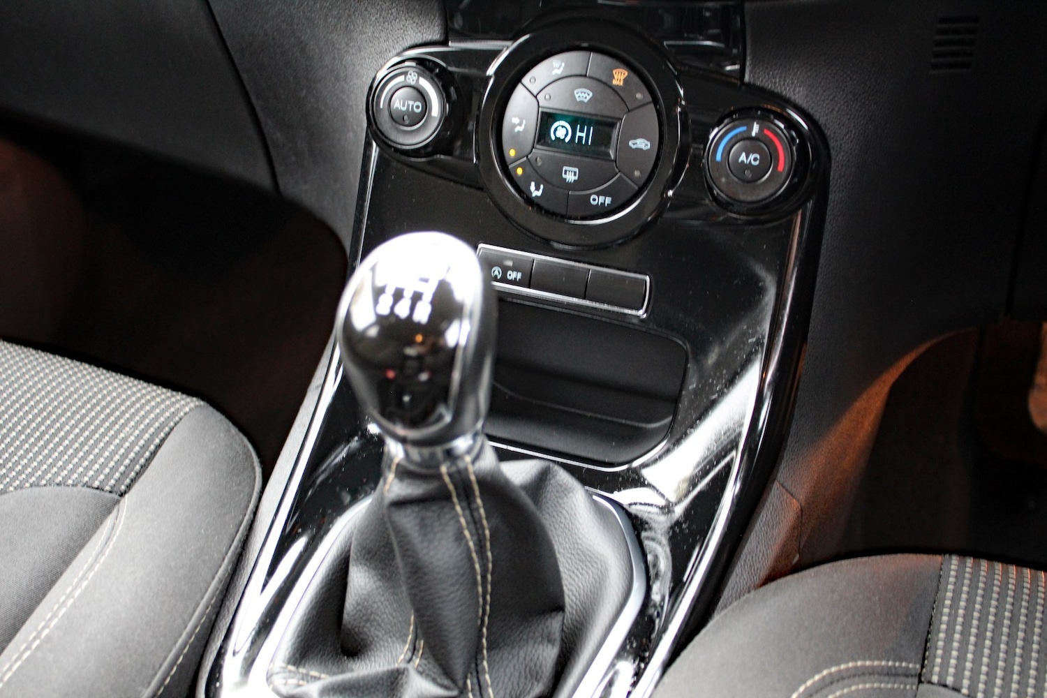 Used Ford Fiesta 2016 for sale - 76560020: Photo 28