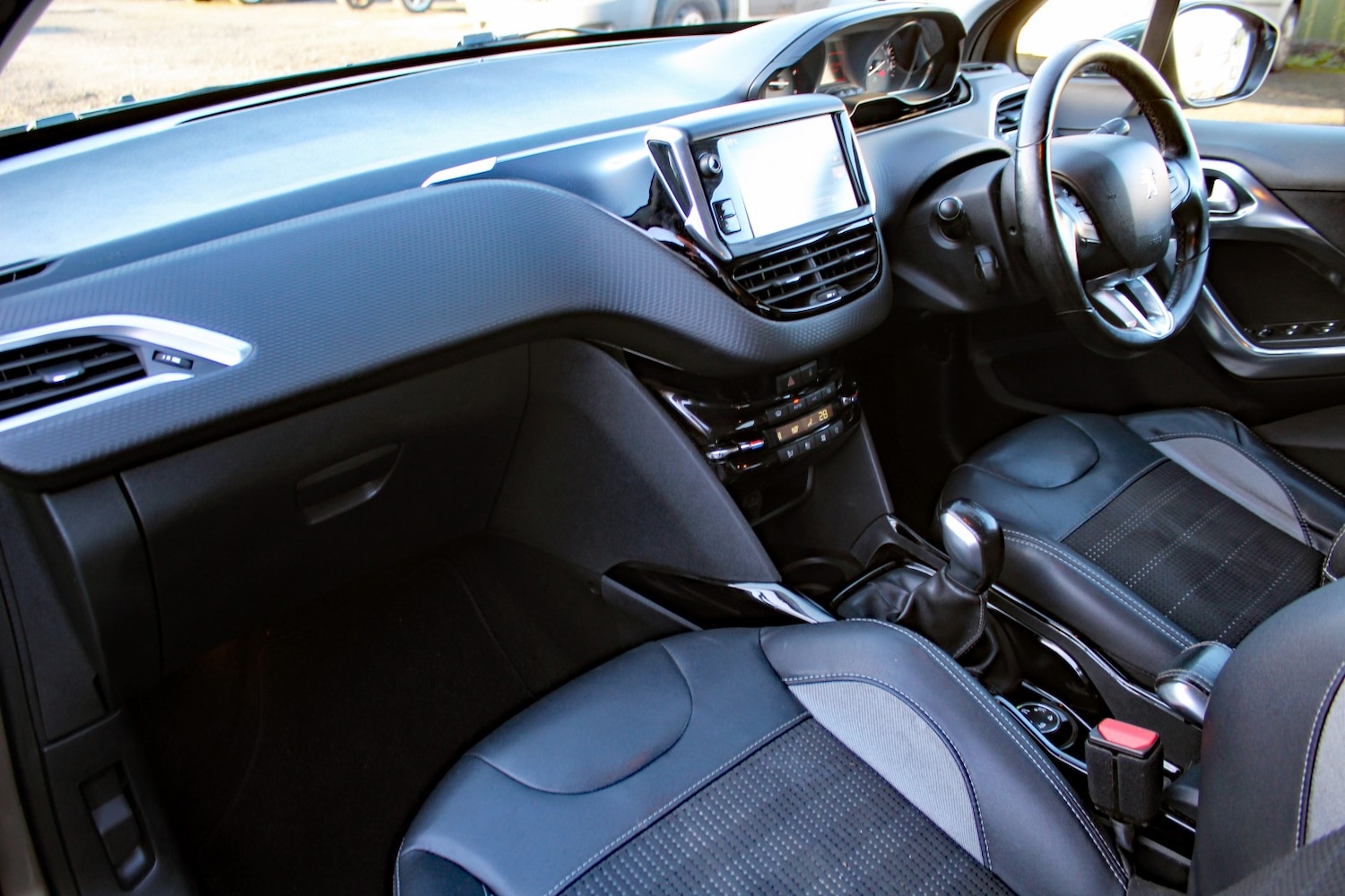 Used Peugeot 2008 2016 for sale - 76837027: Photo 18