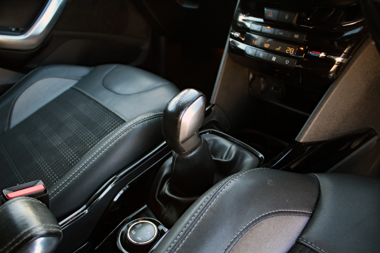 Used Peugeot 2008 2016 for sale - 76837027: Photo 26