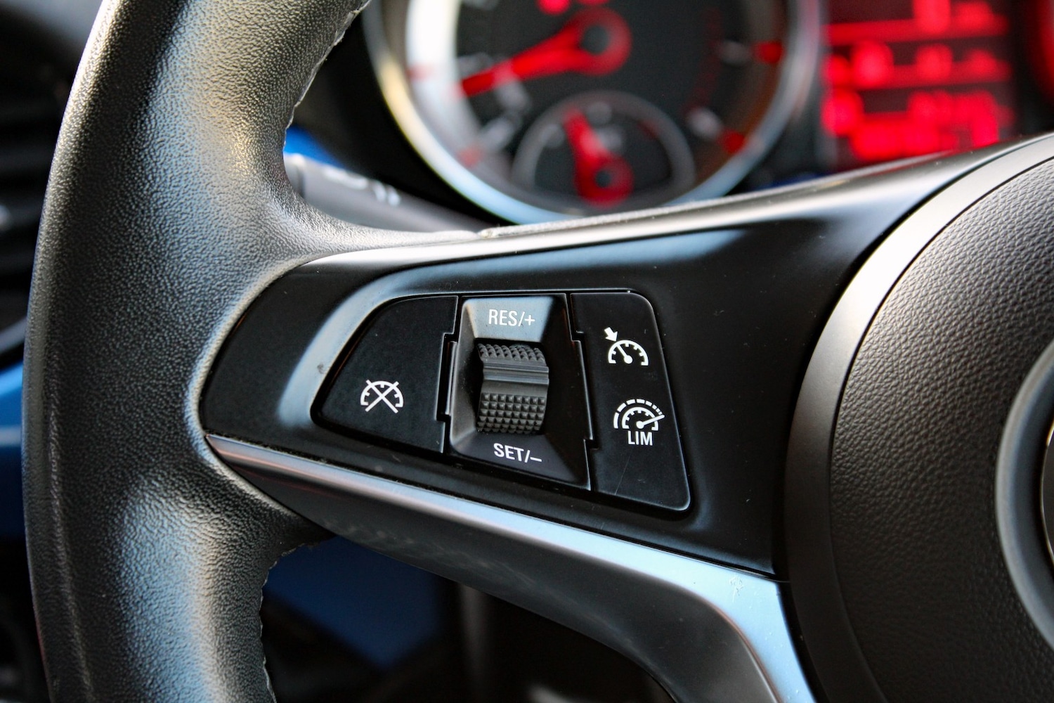 Used Vauxhall ADAM 2015 for sale - 76837085: Photo 24