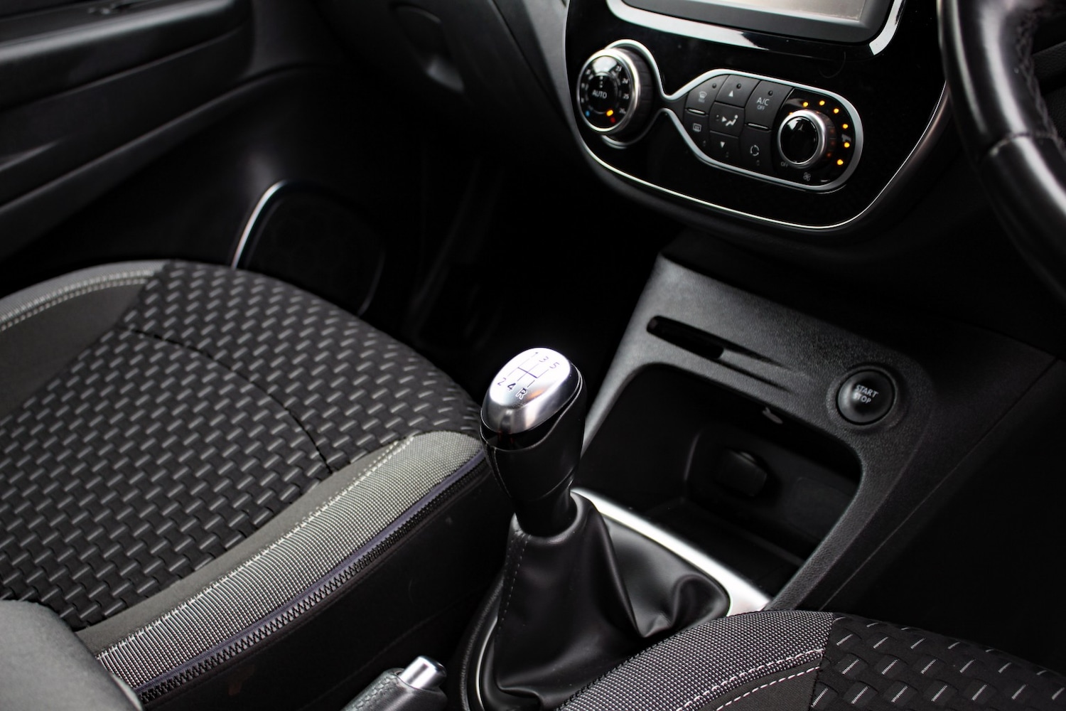 Used Renault Captur 2017 for sale - 76430866: Photo 23