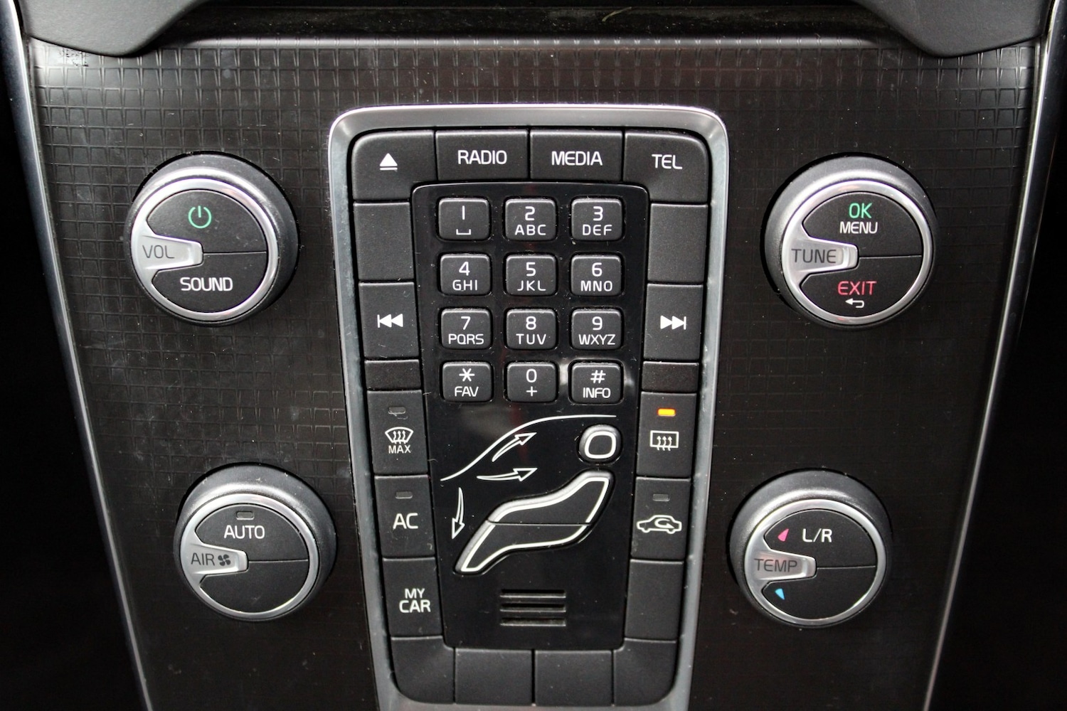 Used Volvo V40 2016 for sale - 77423336: Photo 24