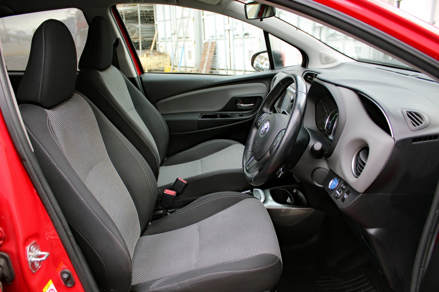 Used Toyota Yaris 2016 for sale - 76225213: Photo 15