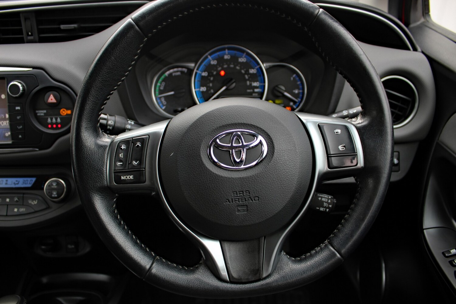 Used Toyota Yaris 2016 for sale - 76225213: Photo 22