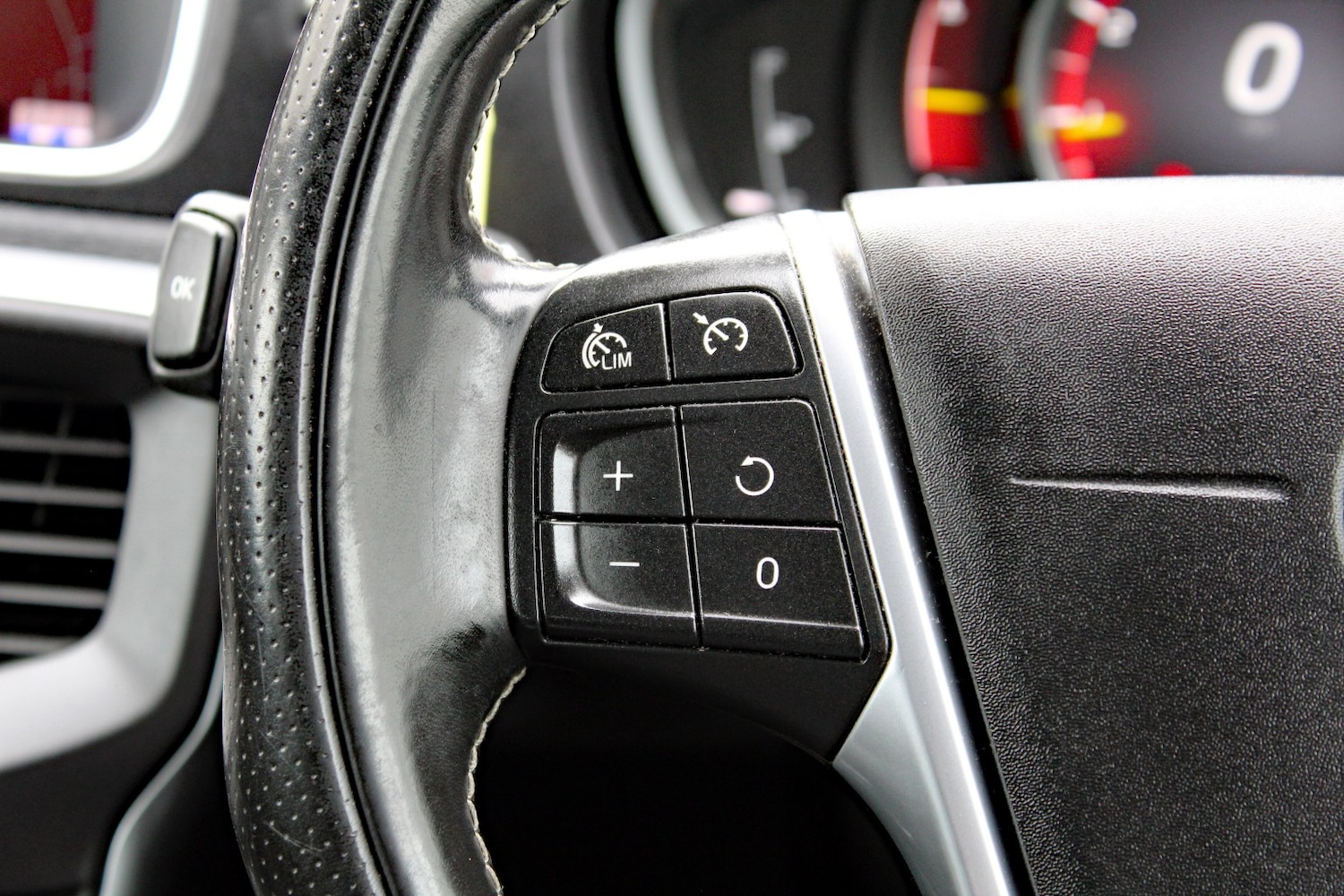 Used Volvo V40 2018 for sale - 78004457: Photo 27