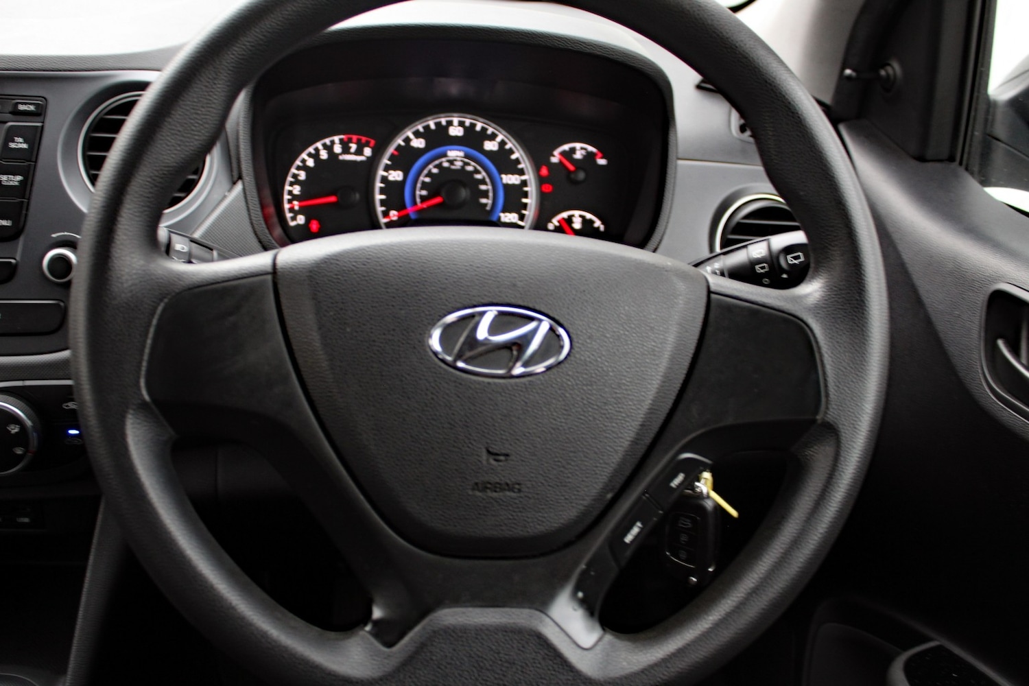 Used Hyundai i10 2017 for sale - 77453127: Photo 21