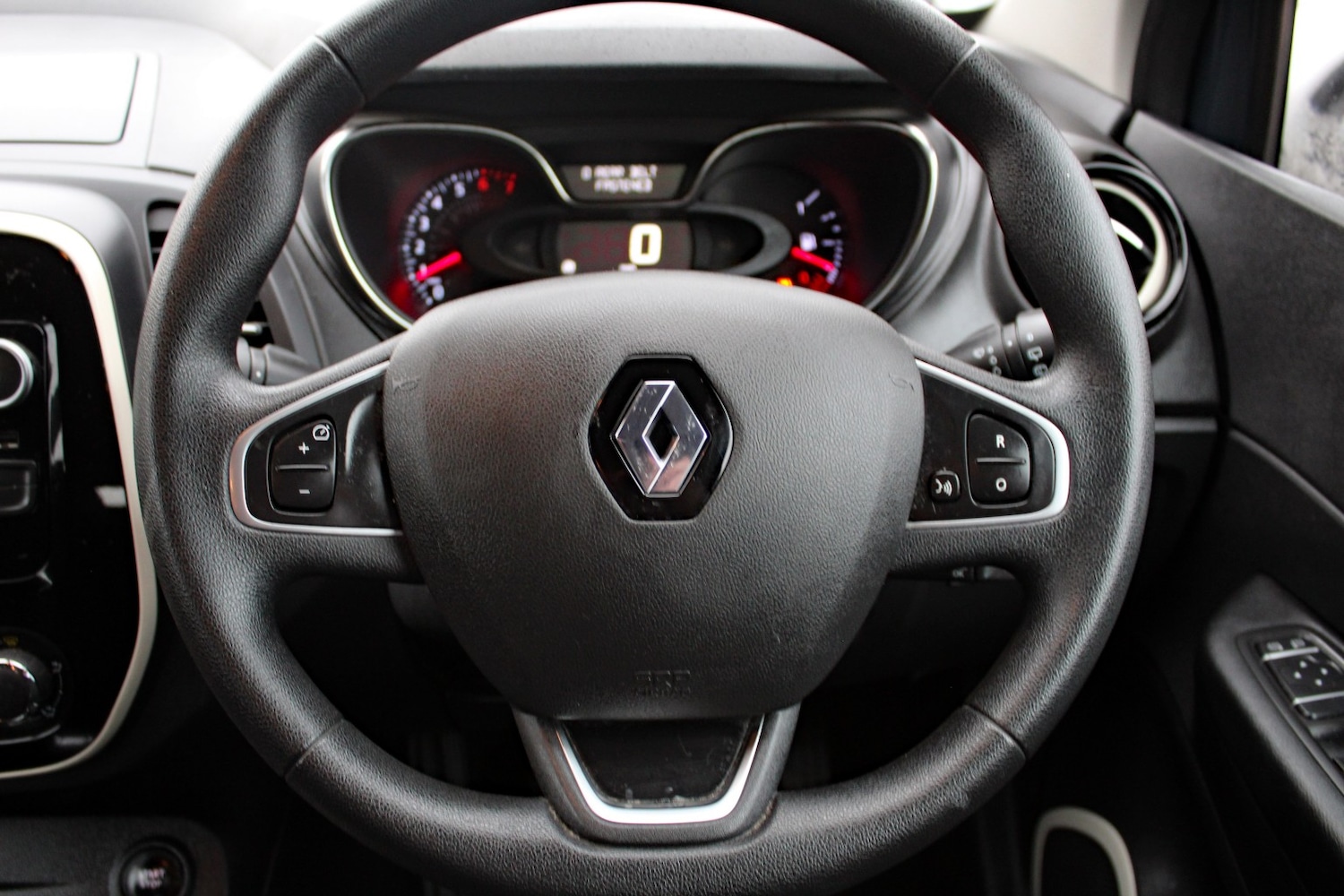 Used Renault Captur 2019 for sale - 77453122: Photo 23