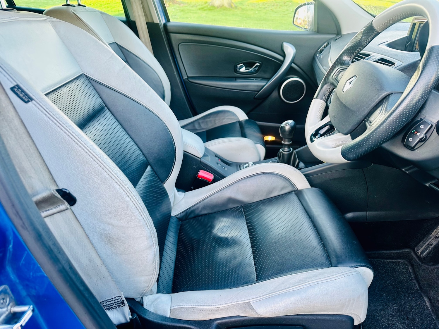 Used Renault Megane 2012 for sale - 77220330: Photo 12