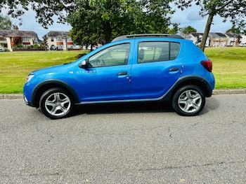 Used Dacia Sandero Stepway 2017 for sale - 79760941: Photo