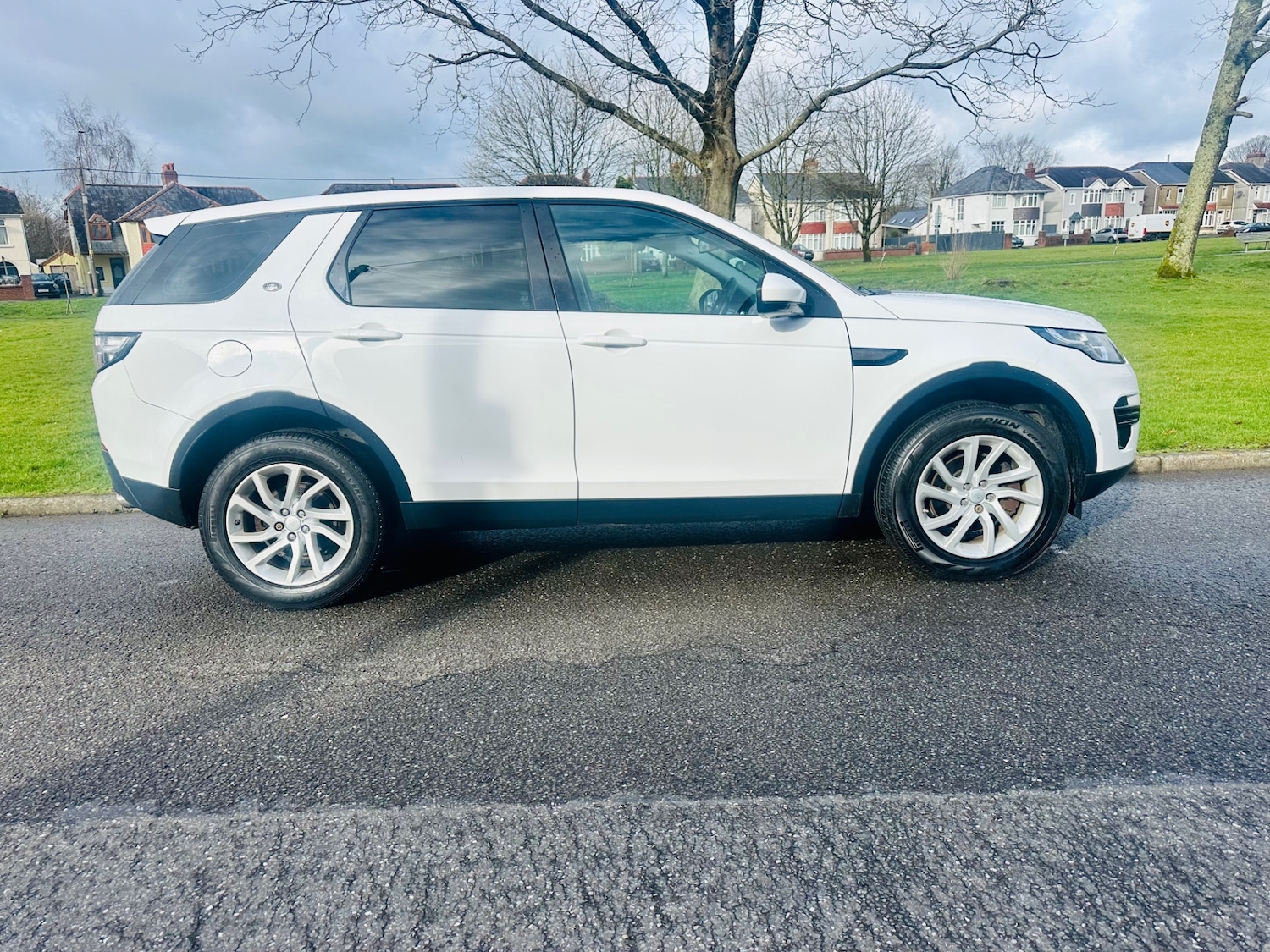 Used Land Rover Discovery Sport 2016 for sale - 77529252: Photo 3