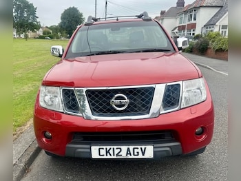 Nissan - Navara