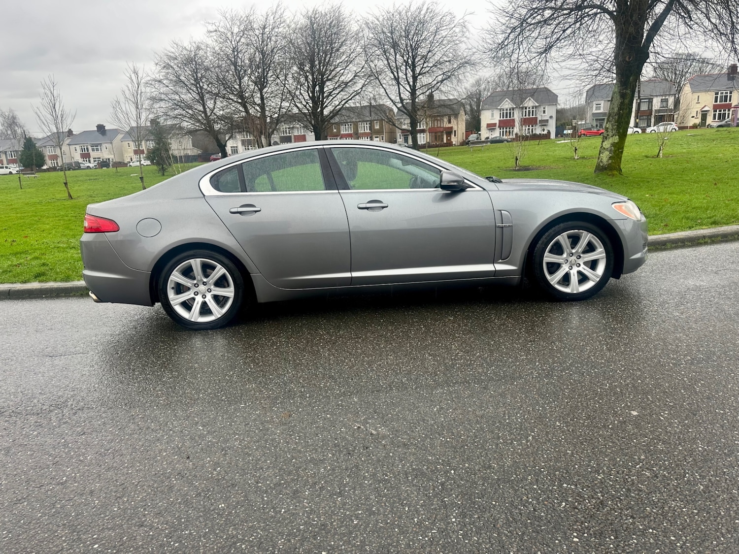 Used Jaguar XF 2010 for sale - 76979939: Photo 3