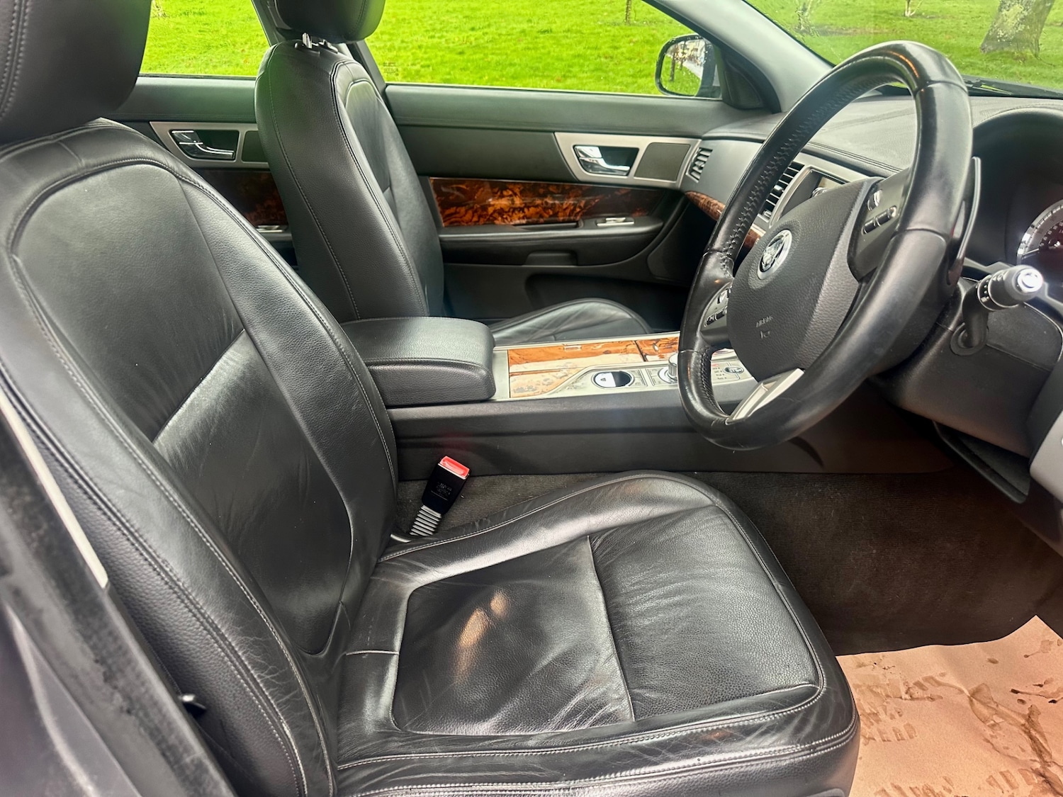 Used Jaguar XF 2010 for sale - 76979939: Photo 6