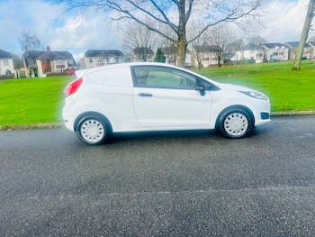 Used Ford Fiesta 2014 for sale - 76565929: Photo