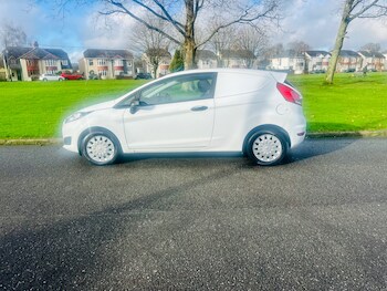 Used Ford Fiesta 2014 for sale - 76565929: Photo