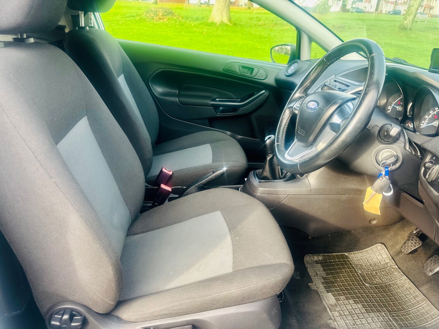 Used Ford Fiesta 2014 for sale - 76565929: Photo 9