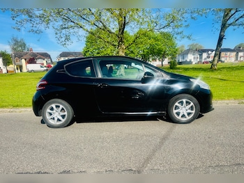 Used Peugeot 208 2012 for sale - 78433881: Photo