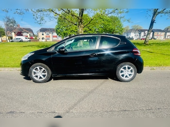 Used Peugeot 208 2012 for sale - 78433881: Photo