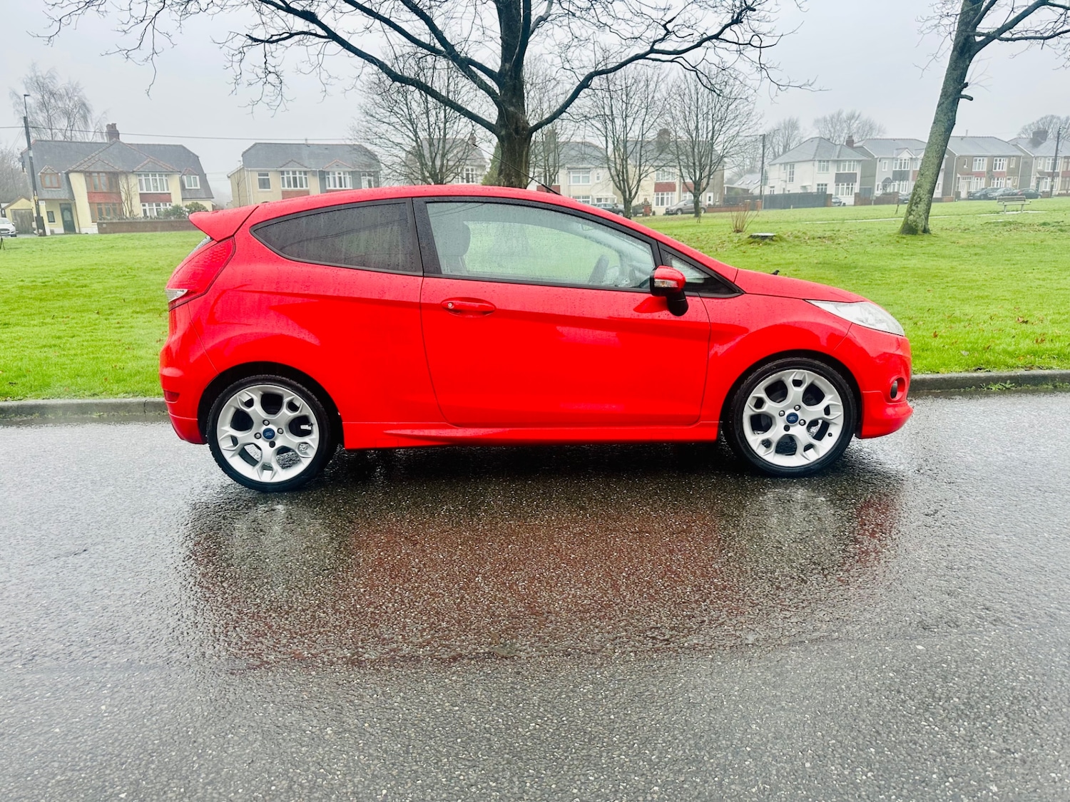 Used Ford Fiesta 2010 for sale - 76969820: Photo 3