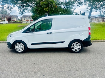 Used Ford Transit Courier 2015 for sale - 78837864: Photo