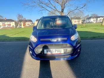 Used Ford Grand Tourneo Connect 2016 for sale - 77945259: Photo
