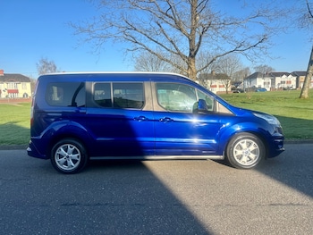 Used Ford Grand Tourneo Connect 2016 for sale - 77945259: Photo