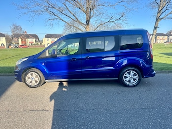 Used Ford Grand Tourneo Connect 2016 for sale - 77945259: Photo
