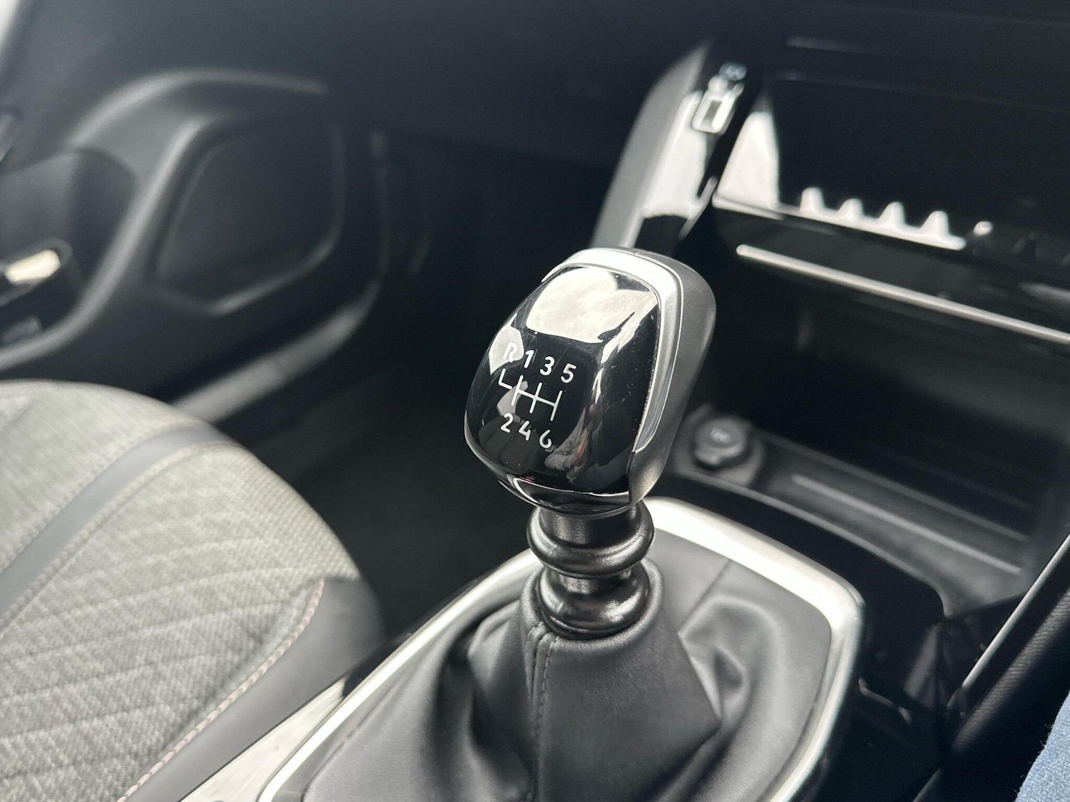 Used Peugeot 2008 2024 for sale - 76677926: Photo 24