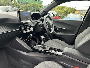 Used Peugeot 2008 2024 for sale - 76677926: Photo