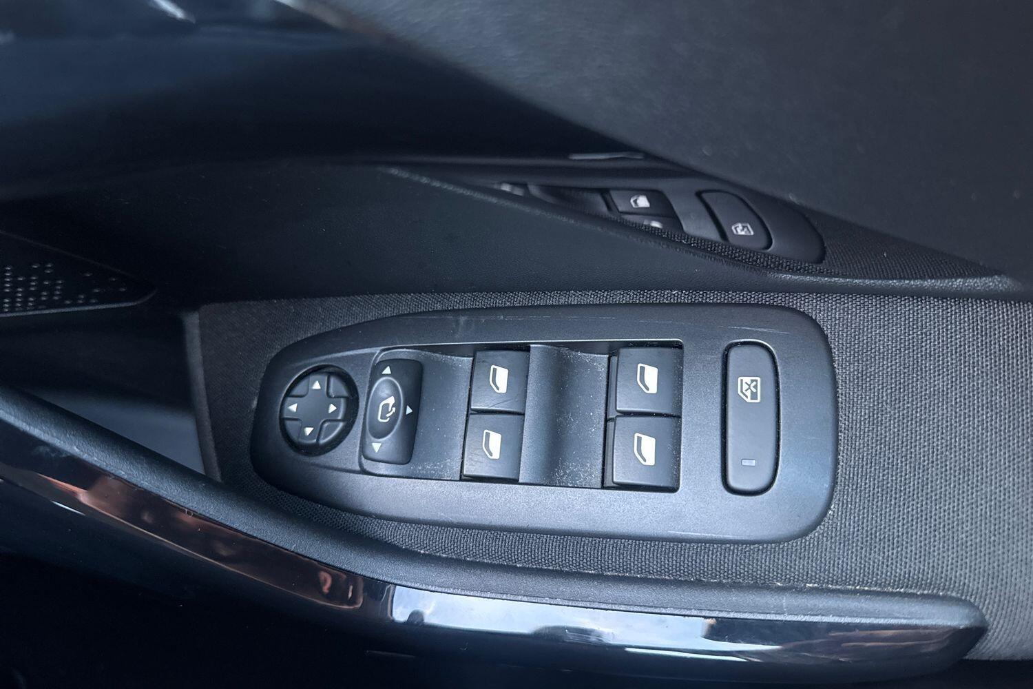 Used Peugeot 208 2019 for sale - 77656482: Photo 18