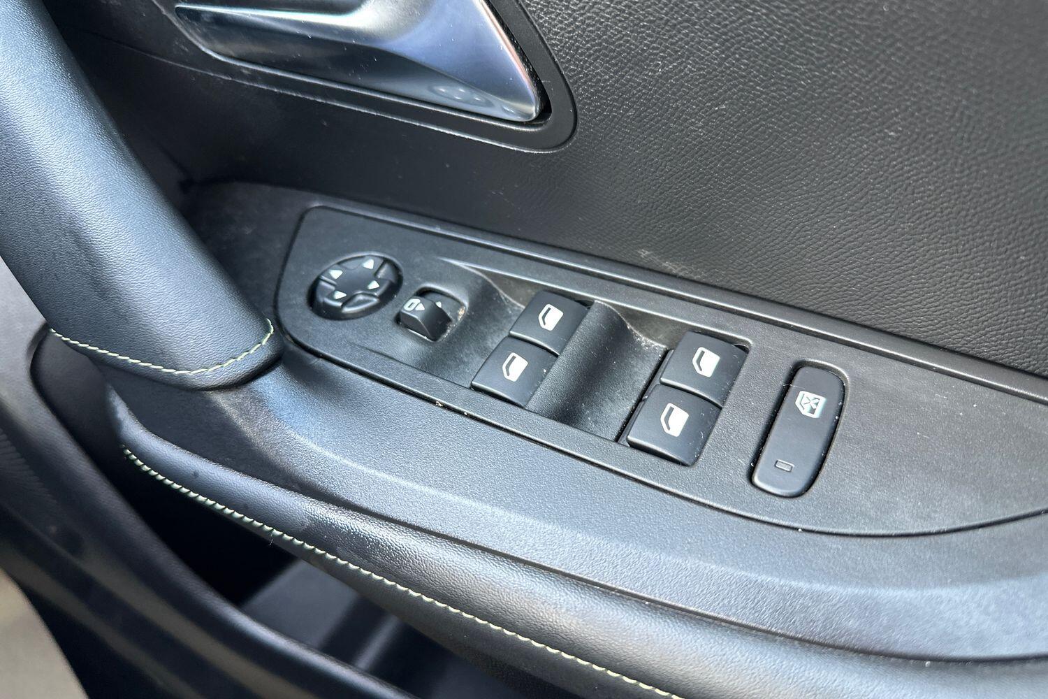 Used Peugeot 2008 2024 for sale - 77372758: Photo 18